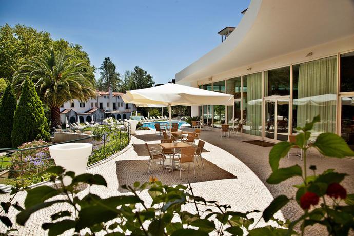 Imagen de los exteriores del Hotel Dos Templarios. Foto 7