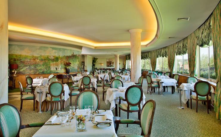 Imagen del bar/restaurante del Hotel Dos Templarios. Foto 4