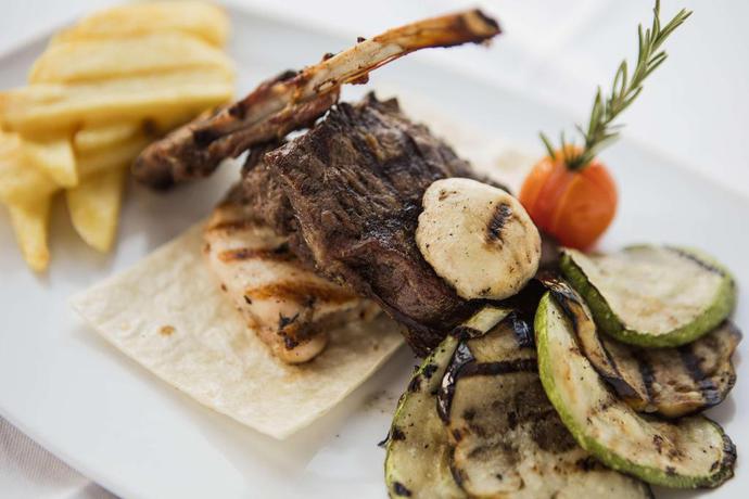 Imagen del bar/restaurante del Hotel Dosso Dossi Hotels and Spa Golden Horn. Foto 7