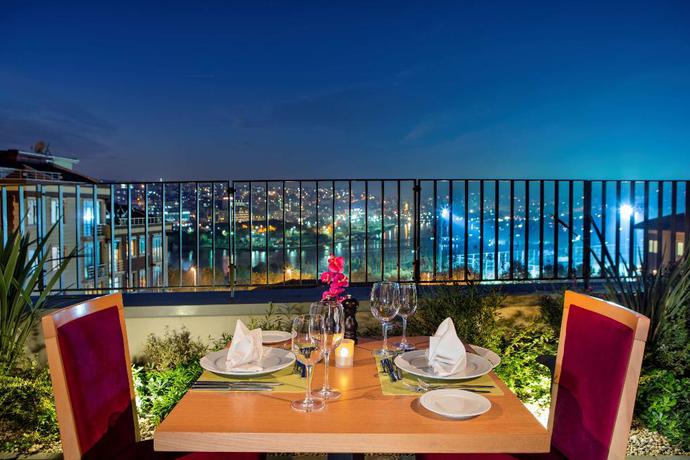 Imagen del bar/restaurante del Hotel Dosso Dossi Hotels and Spa Golden Horn. Foto 8