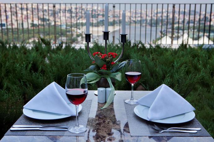 Imagen del bar/restaurante del Hotel Dosso Dossi Hotels and Spa Golden Horn. Foto 9