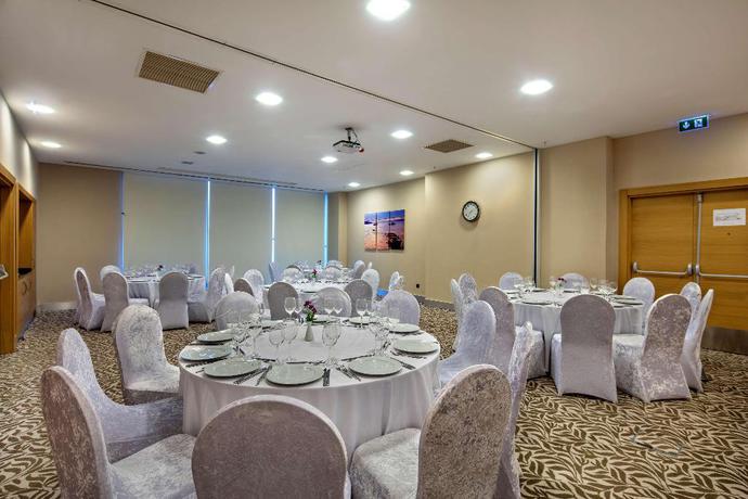 Imagen del bar/restaurante del Hotel Dosso Dossi Hotels and Spa Golden Horn. Foto 10