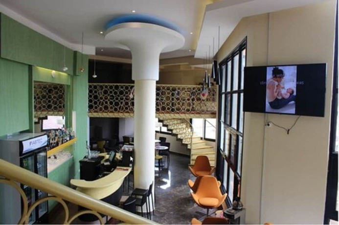 Imagen del bar/restaurante del Hotel Douala Design. Foto 10
