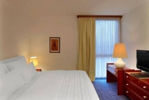 Imagen de la habitación del Hotel Douala Rabingha. Foto 5