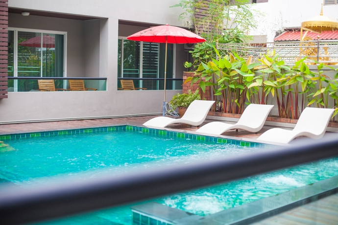 Imagen de la piscina del Hotel Double D Boutique Residence. Foto 14