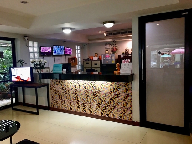Imagen de los interiores del Hotel Double Dd House At Mrt Sutthisarn. Foto 15