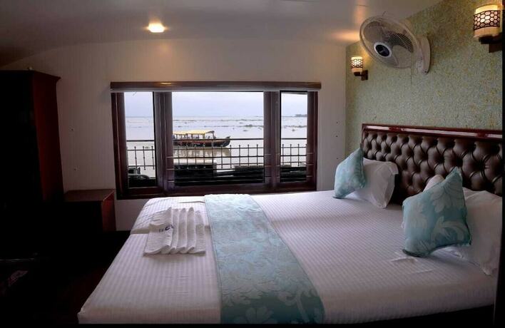 Imagen general del Hotel Double Decker Houseboat. Foto 3