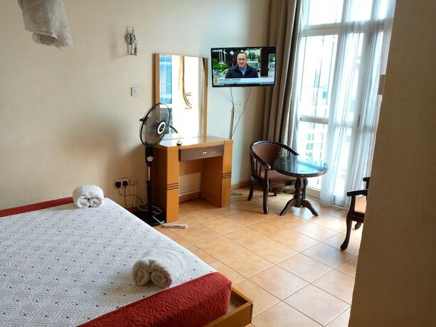 Imagen de la habitación del Hotel Double Five. Foto 14