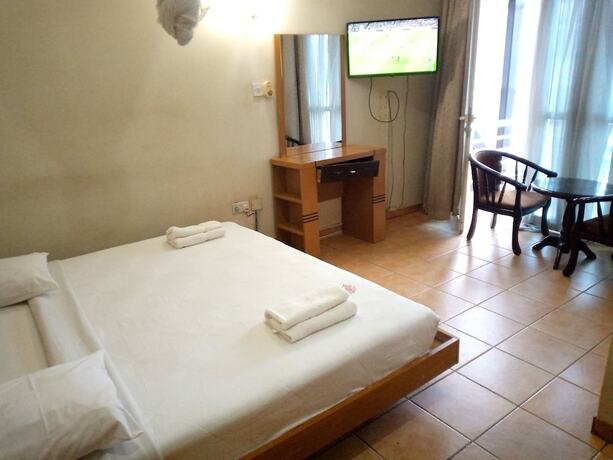 Imagen de la habitación del Hotel Double Five. Foto 15