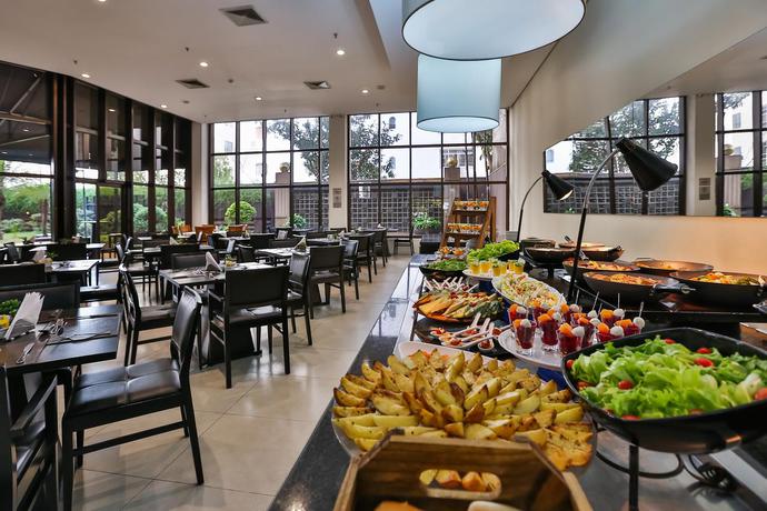 Imagen general del Hotel Double Tree by Hilton Sao Paulo Itaim. Foto 10