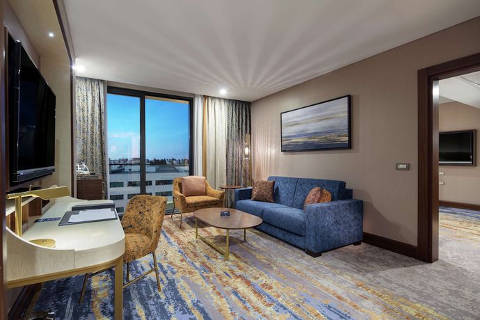 Imagen de la habitación del Hotel DoubleTree By Hilton Antalya City Centre. Foto 15