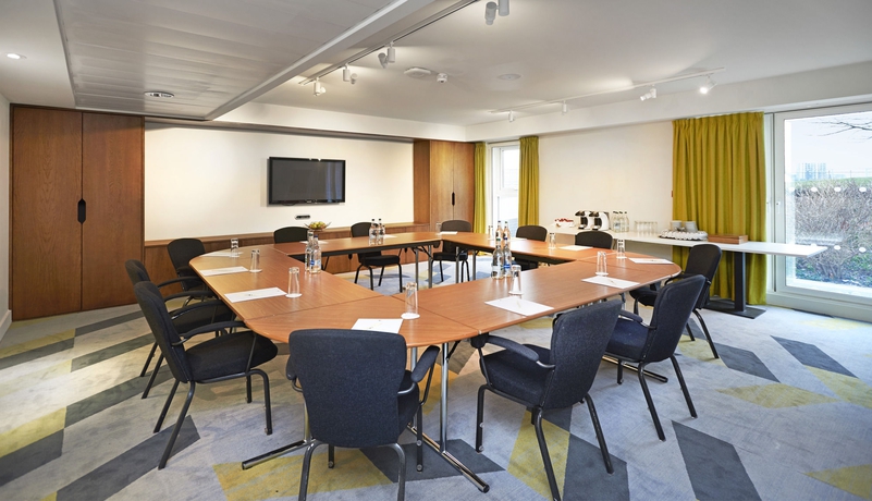 Imagen de los interiores del Hotel DoubleTree By Hilton London Excel. Foto 15