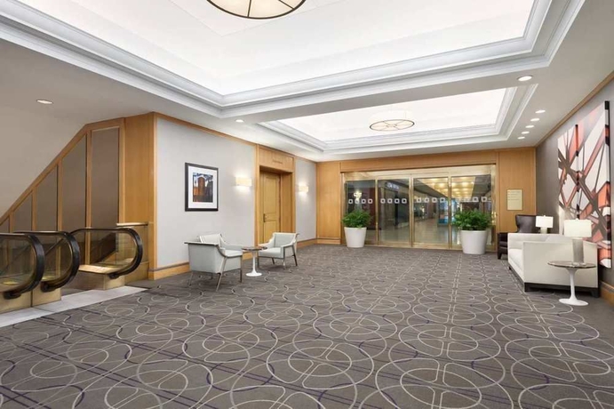 Imagen de los interiores del Hotel DoubleTree Newark Penn Station. Foto 11