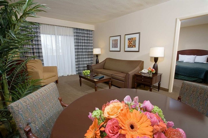 Imagen de los interiores del Hotel DoubleTree Suites by Hilton Charlotte/SouthPark. Foto 10