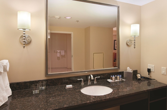 Imagen de la habitación del Hotel DoubleTree Suites by Hilton Hotel Detroit Downtown - Fort Shelby. Foto 4