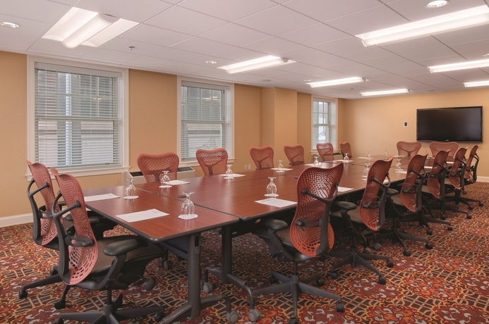 Imagen de los interiores del Hotel DoubleTree Suites by Hilton Hotel Detroit Downtown - Fort Shelby. Foto 12