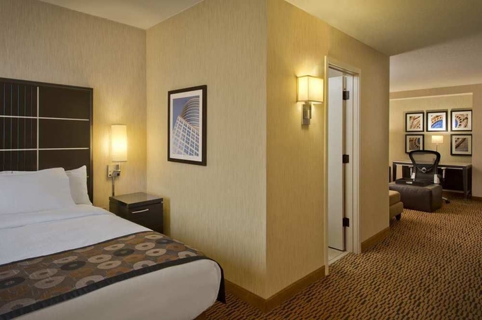 Imagen de la habitación del Hotel DoubleTree Suites by Hilton Minneapolis. Foto 4