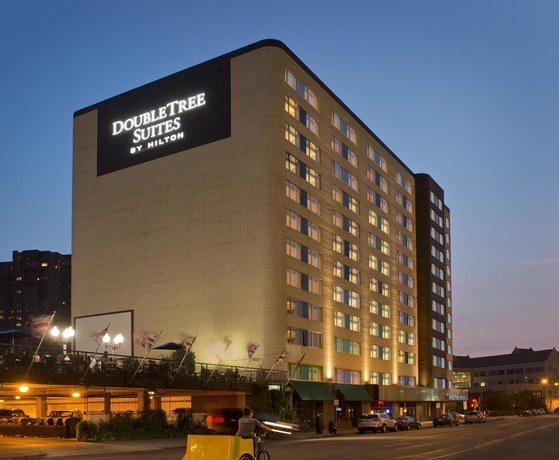 Imagen de los exteriores del Hotel DoubleTree Suites by Hilton Minneapolis. Foto 7
