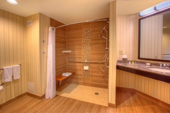 Imagen de la habitación del Hotel DoubleTree Suites by Hilton Orlando - Disney Springs. Foto 2