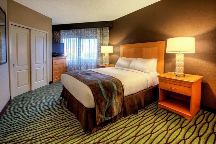 Imagen de la habitación del Hotel DoubleTree Suites by Hilton Orlando - Disney Springs. Foto 3