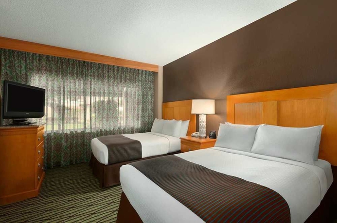 Imagen de la habitación del Hotel DoubleTree Suites by Hilton Orlando - Disney Springs. Foto 7