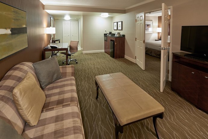 Imagen de la habitación del Hotel DoubleTree by Hilton Akron Fairlawn. Foto 4
