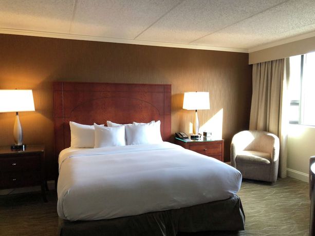 Imagen de la habitación del Hotel DoubleTree by Hilton Akron Fairlawn. Foto 8