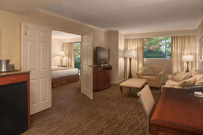 Imagen de la habitación del Hotel DoubleTree by Hilton Akron Fairlawn. Foto 13