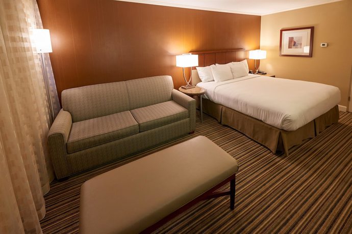 Imagen de la habitación del Hotel DoubleTree by Hilton Akron Fairlawn. Foto 15