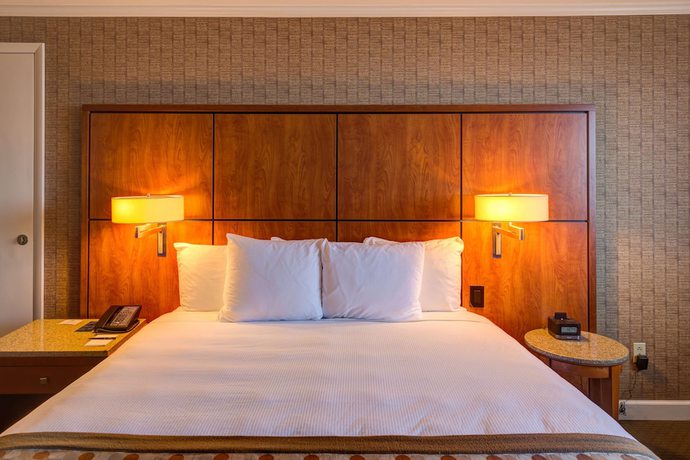 Imagen de la habitación del Hotel DoubleTree by Hilton Akron Fairlawn. Foto 17