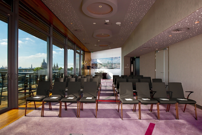 Imagen de los interiores del Hotel DoubleTree by Hilton Amsterdam Centraal Station. Foto 12