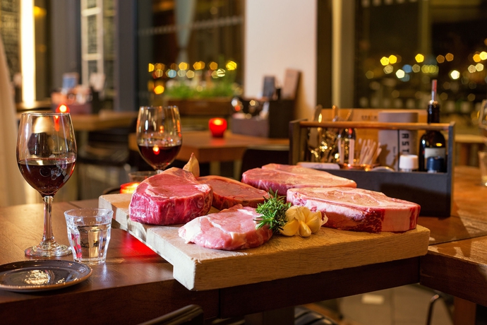 Imagen del bar/restaurante del Hotel DoubleTree by Hilton Amsterdam Centraal Station. Foto 5