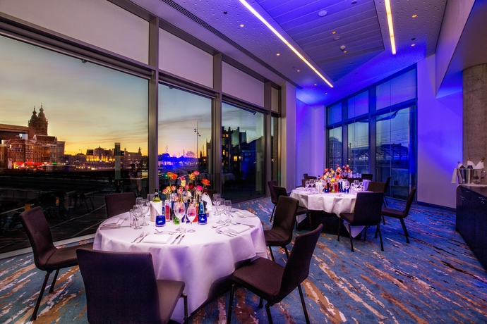 Imagen de los interiores del Hotel DoubleTree by Hilton Amsterdam Centraal Station. Foto 13