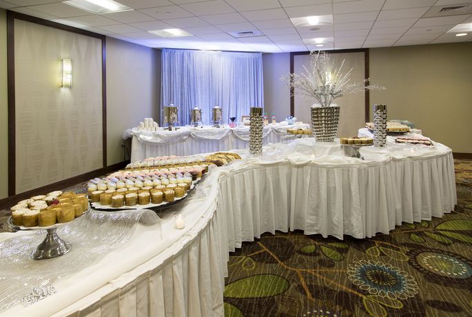 Imagen del bar/restaurante del Hotel DoubleTree by Hilton Ann Arbor North. Foto 2