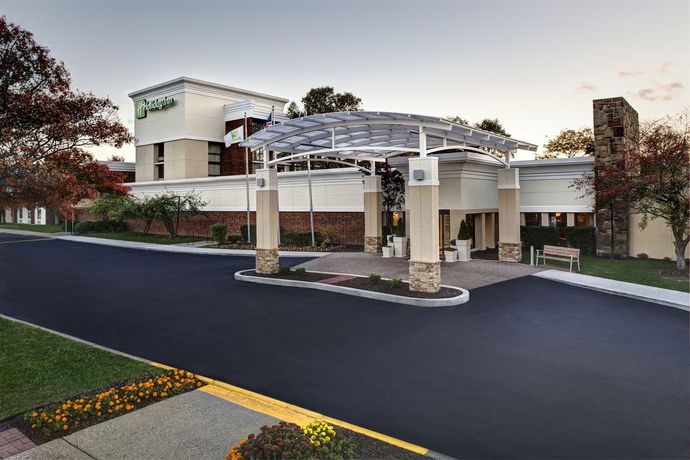 Imagen de los exteriores del Hotel DoubleTree by Hilton Ann Arbor North. Foto 10