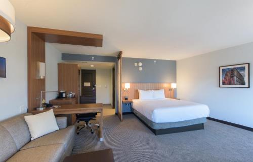 Imagen de la habitación del Hotel DoubleTree by Hilton Asheville Downtown, Asheville. Foto 7