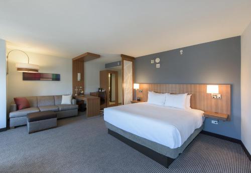 Imagen de la habitación del Hotel DoubleTree by Hilton Asheville Downtown, Asheville. Foto 8