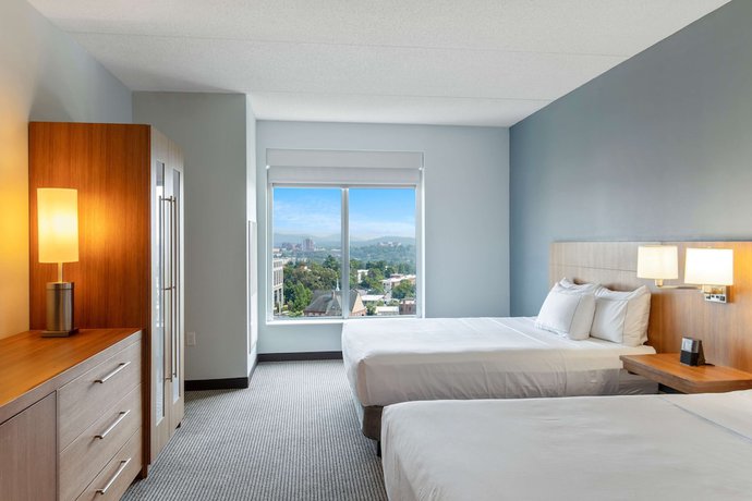 Imagen de la habitación del Hotel DoubleTree by Hilton Asheville Downtown. Foto 14