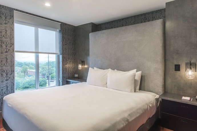 Imagen de la habitación del Hotel DoubleTree by Hilton Asheville Downtown. Foto 16