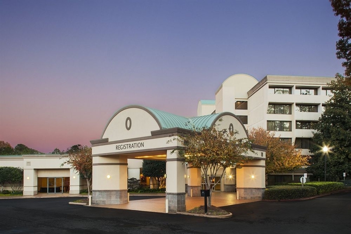 Imagen general del Hotel DoubleTree by Hilton Atlanta Windy Hill Ballpark. Foto 1