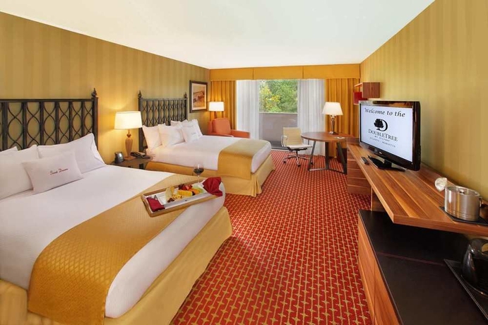 Imagen de la habitación del Hotel DoubleTree by Hilton Atlanta Windy Hill Ballpark. Foto 5