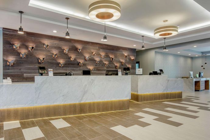 Imagen de los interiores del Hotel DoubleTree by Hilton Birmingham Perimeter Park. Foto 9
