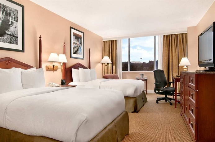 Imagen de la habitación del Hotel DoubleTree by Hilton Birmingham Perimeter Park. Foto 5