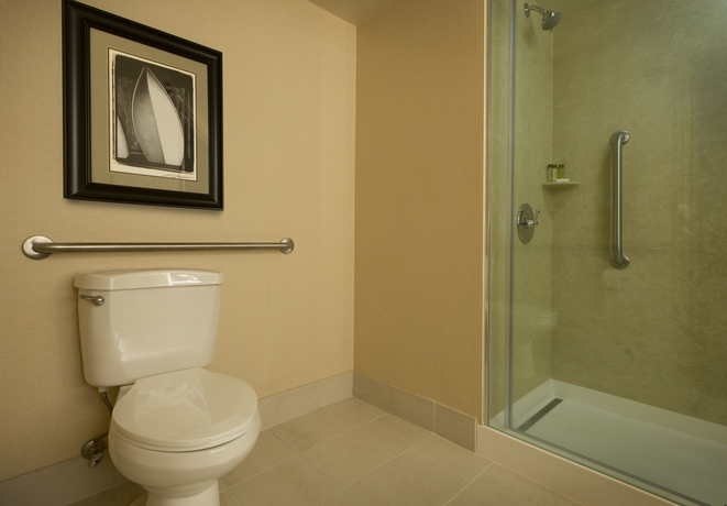 Imagen de la habitación del Hotel DoubleTree by Hilton Boston North Shore. Foto 6