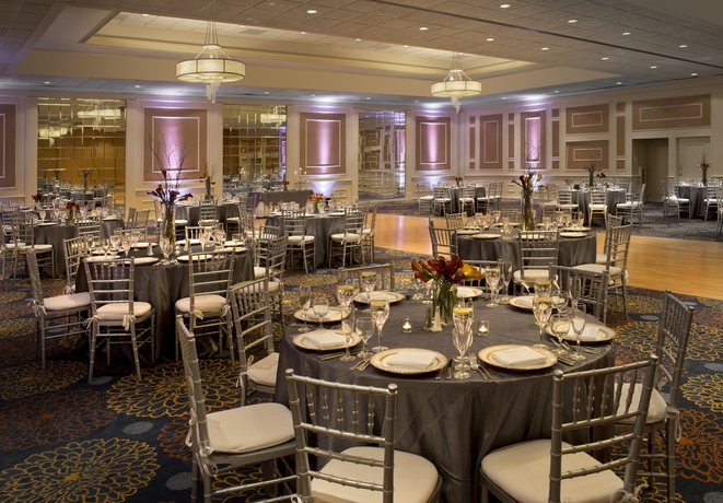 Imagen de los interiores del Hotel DoubleTree by Hilton Boston North Shore. Foto 11