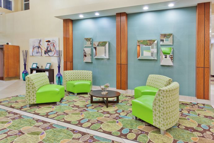 Imagen de los interiores del Hotel DoubleTree by Hilton Brunswick. Foto 17