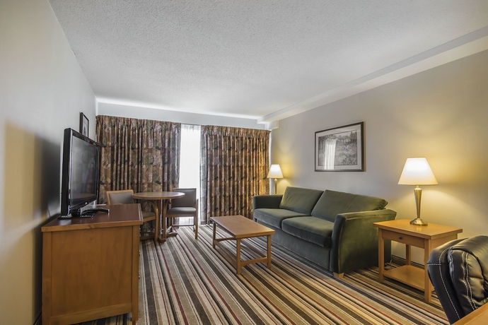 Imagen de la habitación del Hotel DoubleTree by Hilton Calgary North. Foto 6