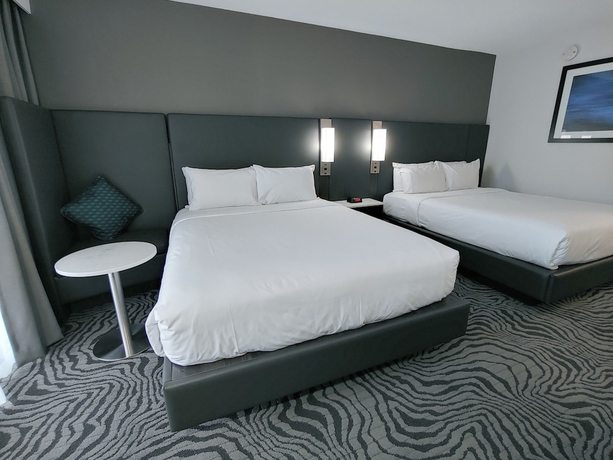 Imagen de la habitación del Hotel DoubleTree by Hilton Calgary North. Foto 11