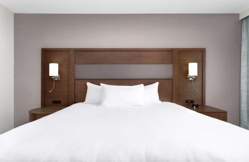 Imagen de la habitación del Hotel DoubleTree by Hilton Charleston Mount Pleasant. Foto 11