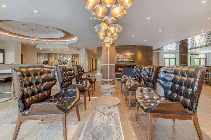 Imagen de los interiores del Hotel DoubleTree by Hilton Charleston Riverview. Foto 12